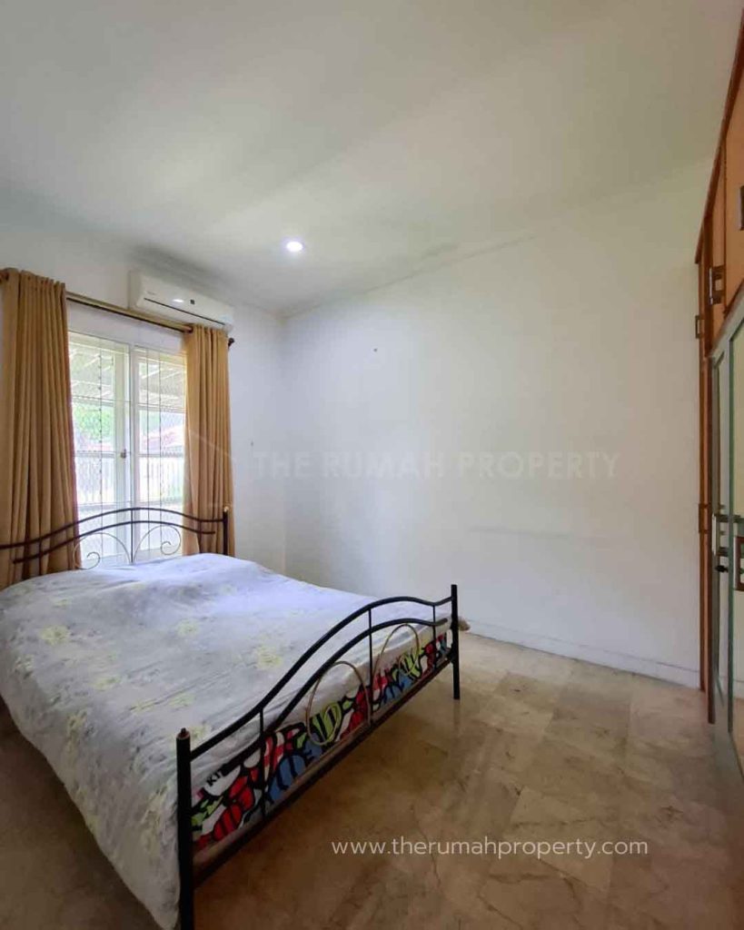 Rumah-Semi-Furnished-Private-Pool-Cipete-Jakarta-Selatan-Lokasi-Tenang-Depan-Taman-Komplek-10