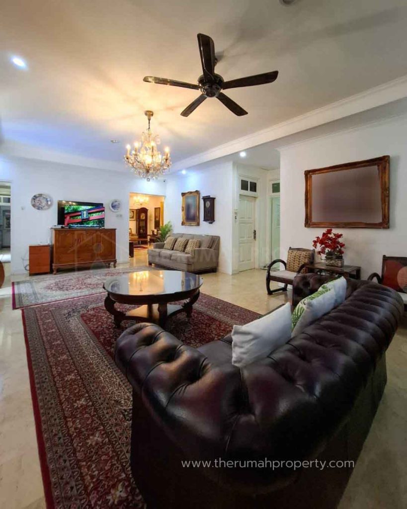 Rumah-Semi-Furnished-Private-Pool-Cipete-Jakarta-Selatan-Lokasi-Tenang-Depan-Taman-Komplek-5