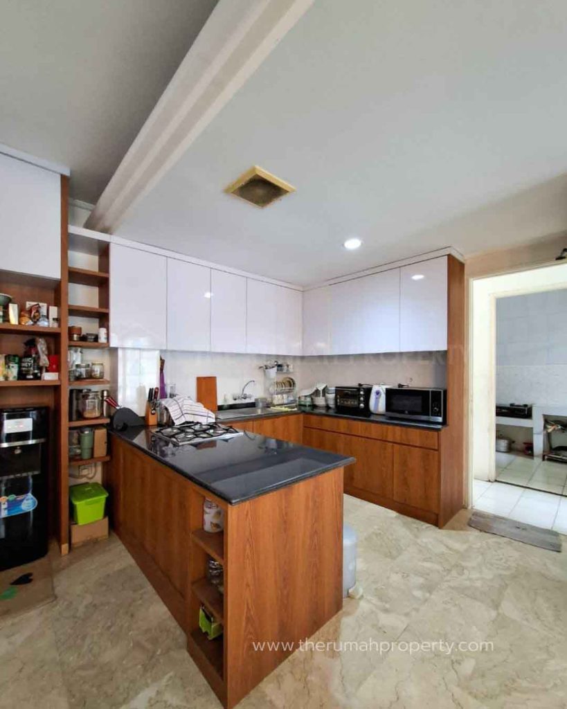 Rumah-Semi-Furnished-Private-Pool-Cipete-Jakarta-Selatan-Lokasi-Tenang-Depan-Taman-Komplek-8