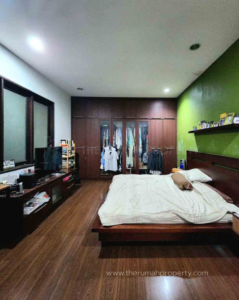 Rumah-Siap-Huni-Pondok-Indah-Jalan-Lebar-Lingkungan-Elit-Dekat-ke-PIM-10
