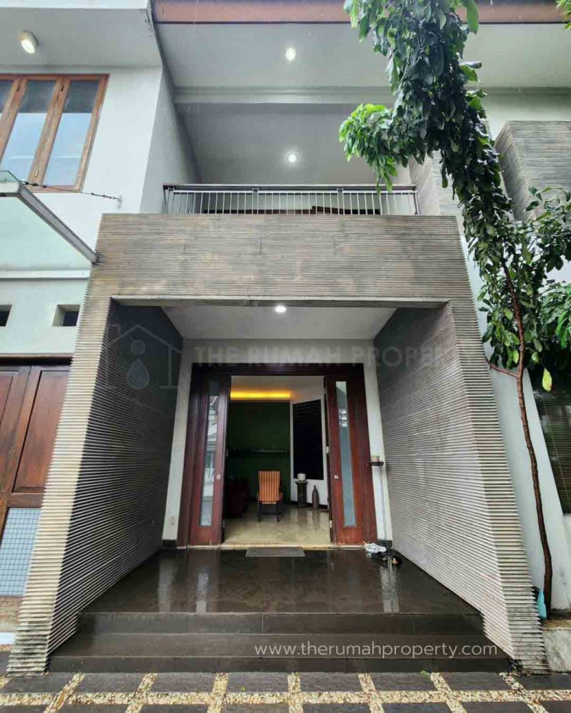Rumah-Siap-Huni-Pondok-Indah-Jalan-Lebar-Lingkungan-Elit-Dekat-ke-PIM-2