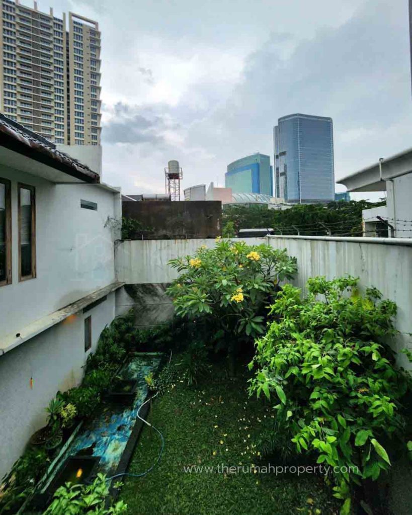 Rumah-Siap-Huni-Pondok-Indah-Jalan-Lebar-Lingkungan-Elit-Dekat-ke-PIM-3