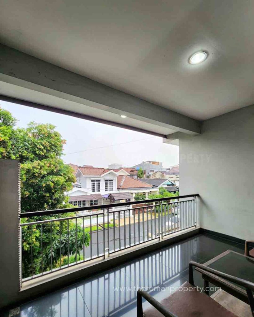 Rumah-Siap-Huni-Pondok-Indah-Jalan-Lebar-Lingkungan-Elit-Dekat-ke-PIM-9