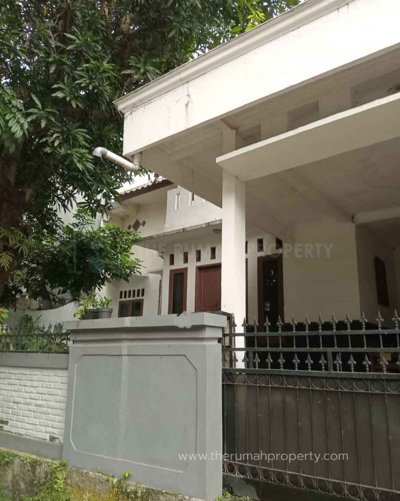 Rumah-Siap-Huni-dijual-Kebayoran-Lama-Jaksel-Akses-Mudah-ke-Gandaria-City-Mal-2