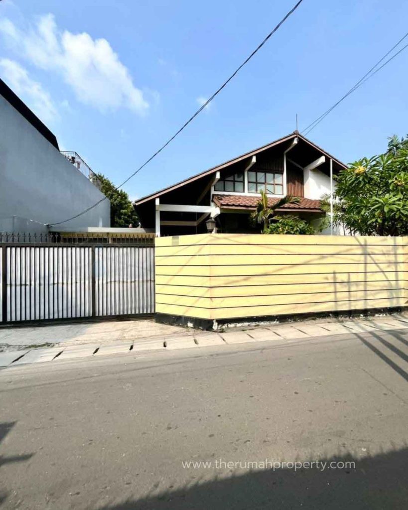 Rumah-Terawat-1-Lantai-Tanah-Luas-Bangka-Kemang-Jakarta-Selatan-1
