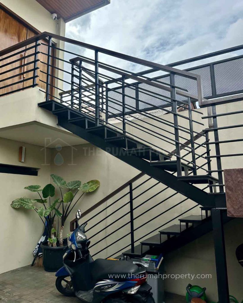 Rumah-Terawat-Siap-Huni-Pondok-bambu-Duren-Sawit-Jaktim-2