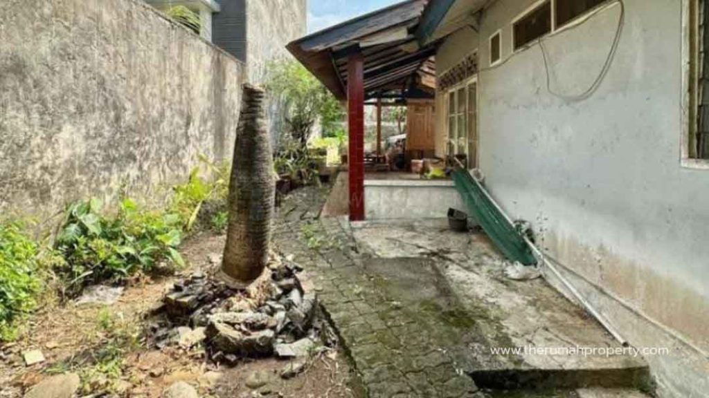 Rumah-Tua-Luas-Tanah-392-Meter-Pejaten-Barat-Dekat-UNAS-5