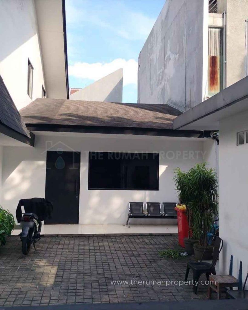 Sewa-Rumah-Lokasi-Premium-Pakubuowno-Area-Kebayoran-Baru-Lokasi-Pinggir-Jalan-Utama-2