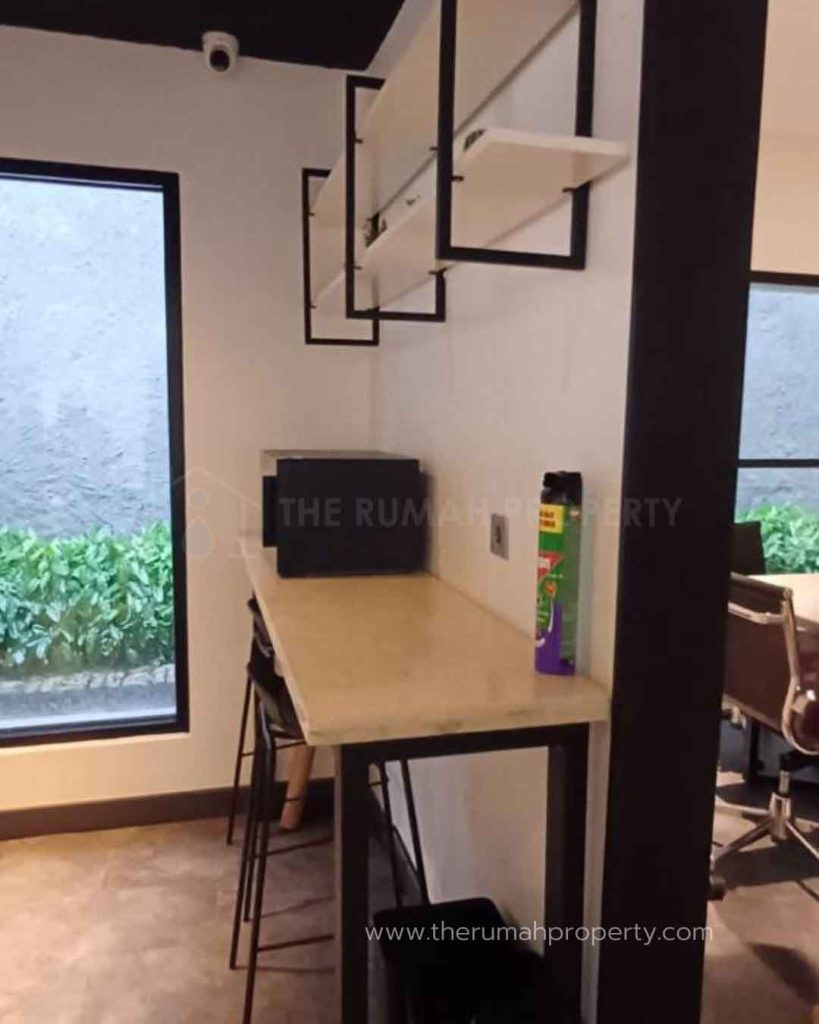 Sewa-Rumah-Lokasi-Premium-Pakubuowno-Area-Kebayoran-Baru-Lokasi-Pinggir-Jalan-Utama-7