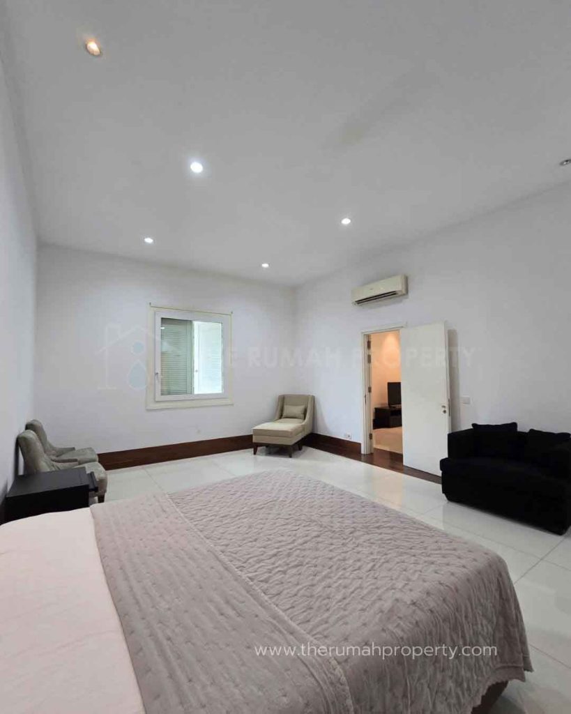 Sewa-Rumah-Private-Pool-Kemang-Jaksel-Lingkungan-Tenang-dan-Premium-10