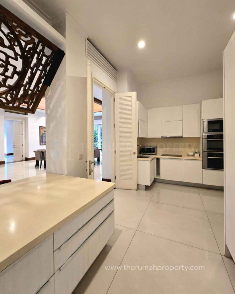 Sewa-Rumah-Private-Pool-Kemang-Jaksel-Lingkungan-Tenang-dan-Premium-6
