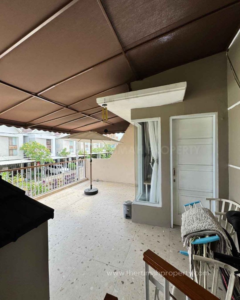 Townhouse-Bagus-Pinggir-Jalan-Siap-Huni-Sudah-Renovasi-di-Moh-Kahfi-Jagakarsa-11