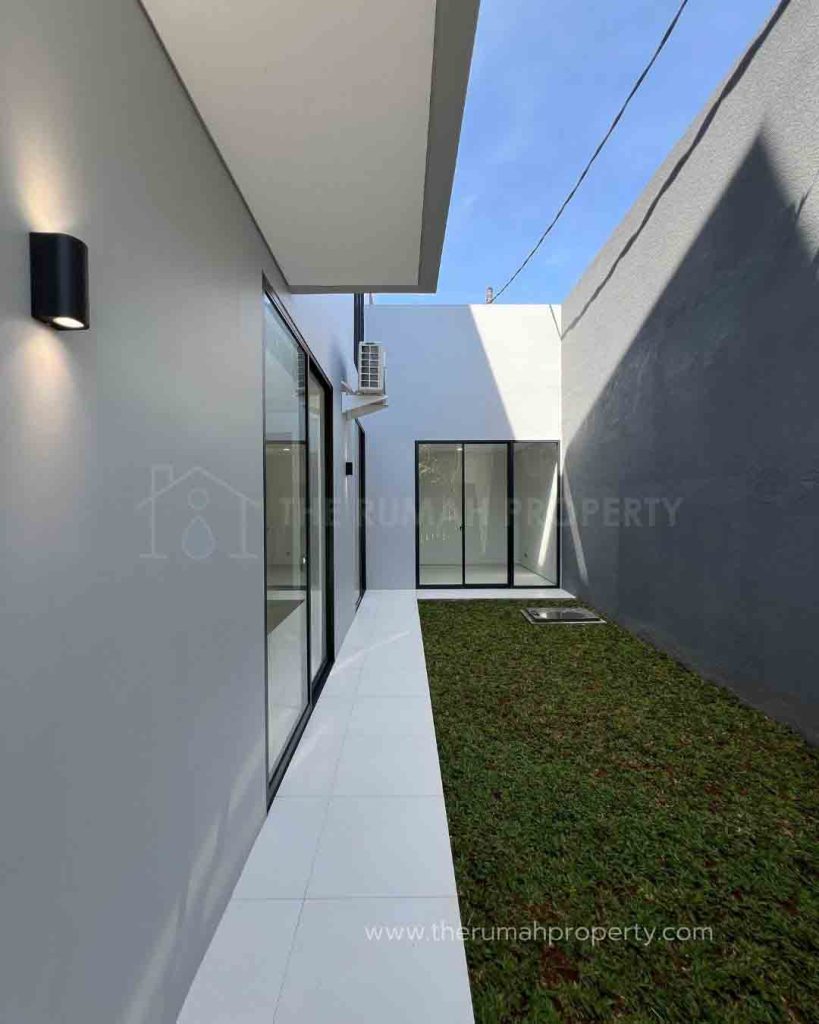 Townhouse-Modern-Tropikal-Unit-Bagus-Cilandak-Paso-Jakarta-Selatan-2