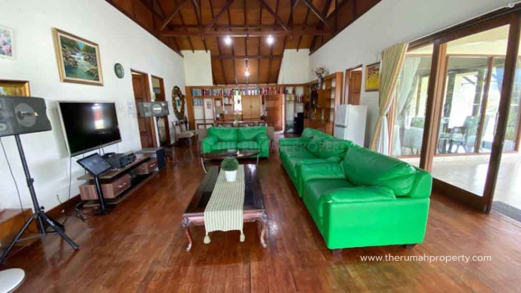 Villa-Cisarua-Puncak-Dijual-Fasilitas-Lengkap-dan-Modern-5