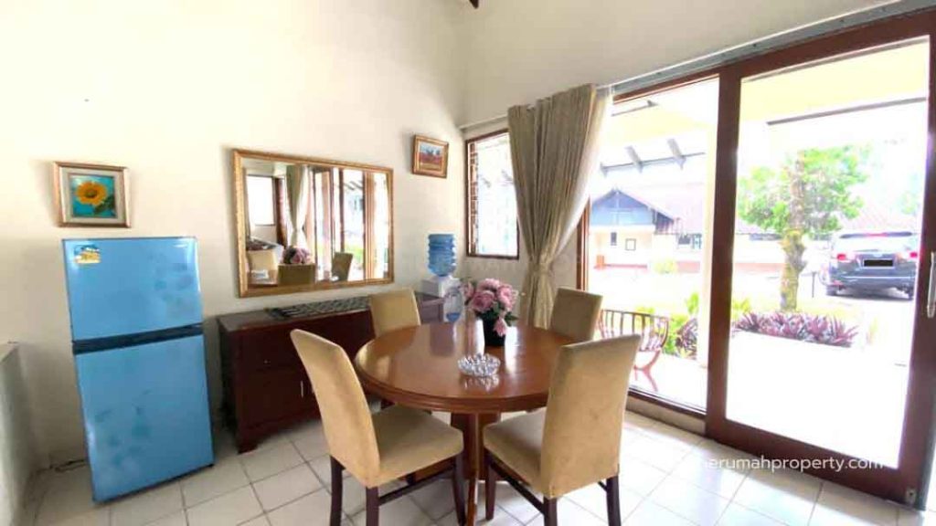 Villa-Cisarua-Puncak-Dijual-Fasilitas-Lengkap-dan-Modern-6