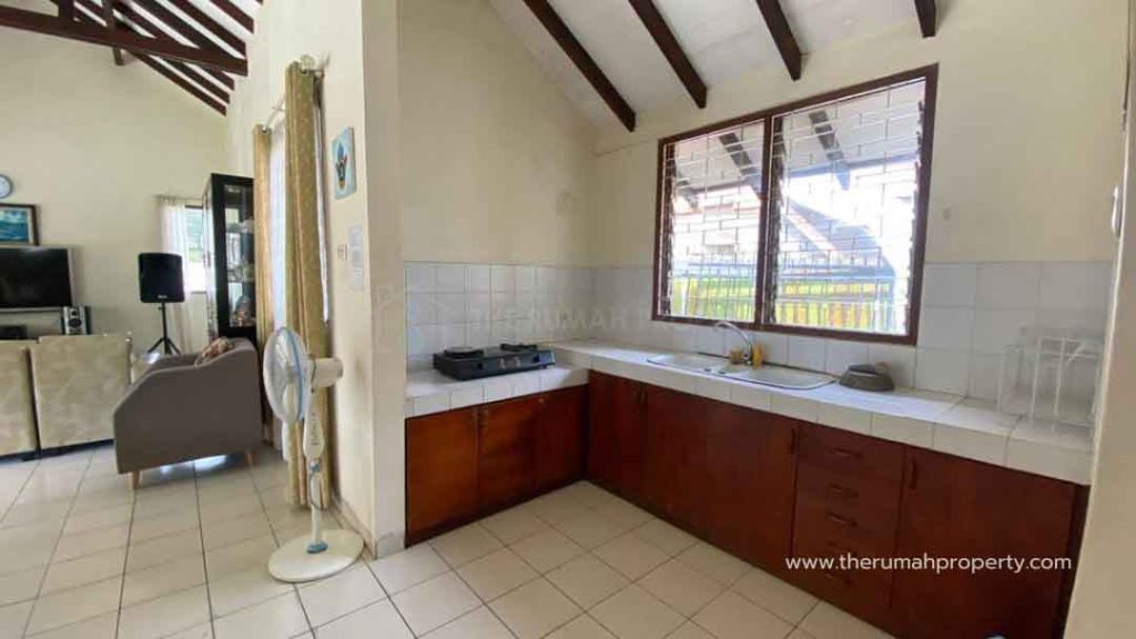 Villa-Cisarua-Puncak-Dijual-Fasilitas-Lengkap-dan-Modern-8