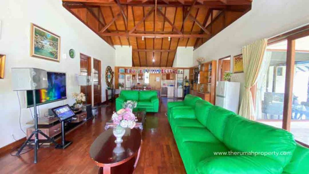 Villa-Mewah-Puncak-Cisarua-Bogor-Private-Pool-View-Pegunungan-4