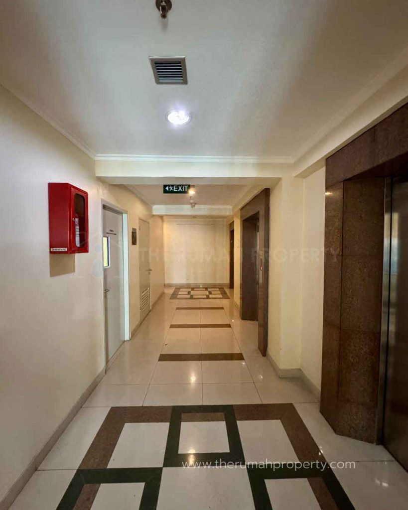 Apartemen-2-Bedroom-Hampton-Park-Pondok-Indah-Lantai-Tinggi-2
