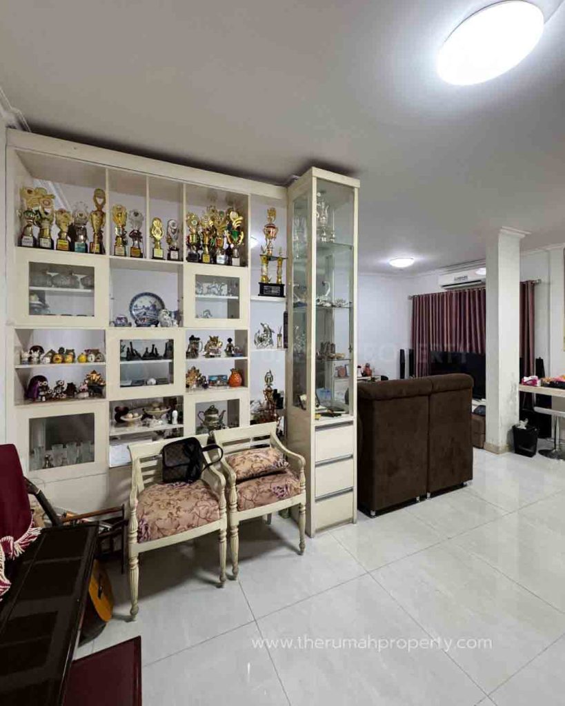 Dijual-Rumah-The-Royal-Residence-Pulogebang-Jaktim-Komplek-Elit-Jalan-Lebar-6