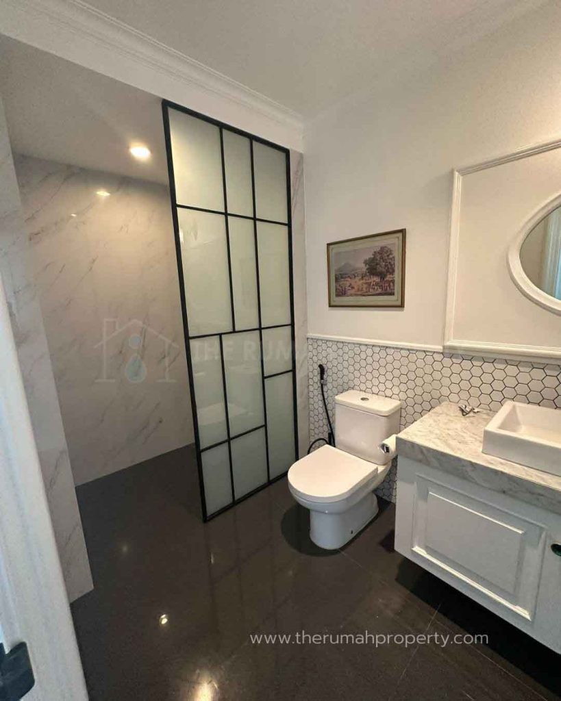 Disewakan-Rumah-Mewah-di-Pondok-Indah-Jaksel-Private-Pool-Fully-Furnished-11