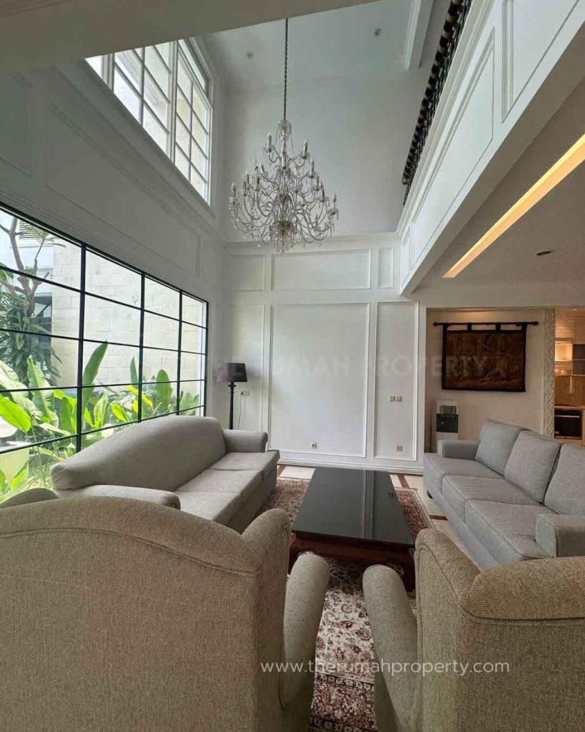 Disewakan-Rumah-Mewah-di-Pondok-Indah-Jaksel-Private-Pool-Fully-Furnished-2