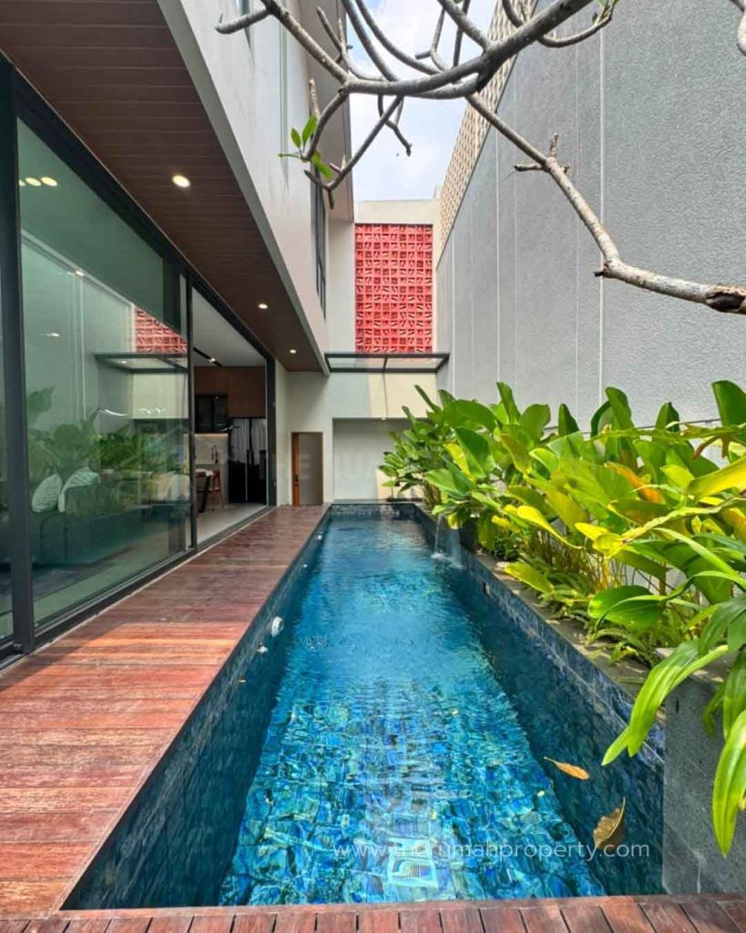 For-Sale-Brand-New-House-at-Cilandak-KKO-Cozy-Living-Modern-Cluster-2