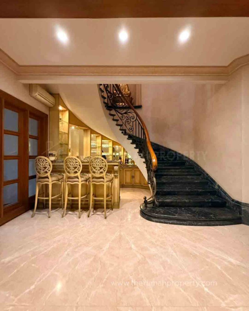 For-Sale-Luxury-House-Cempaka-Putih-Jakpus-Kusen-Kayu-High-Spec-Lantai-Full-Marmer-5