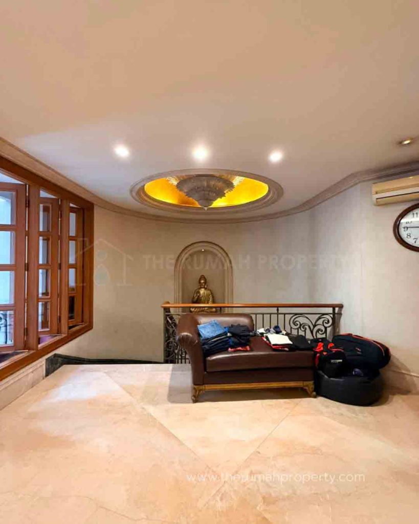 For-Sale-Luxury-House-Cempaka-Putih-Jakpus-Kusen-Kayu-High-Spec-Lantai-Full-Marmer-7