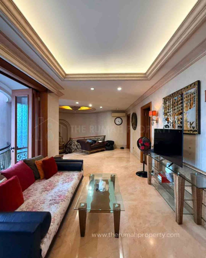 For-Sale-Luxury-House-Cempaka-Putih-Jakpus-Kusen-Kayu-High-Spec-Lantai-Full-Marmer-8