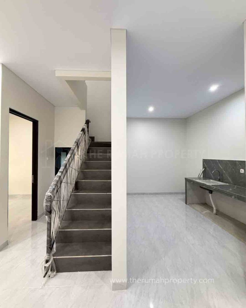 For-Sale-Rumah-Baru-Mezzanine-Dua-Setengah-Lantai-Dalam-Townhouse-Jagakarsa-Jaksel-5