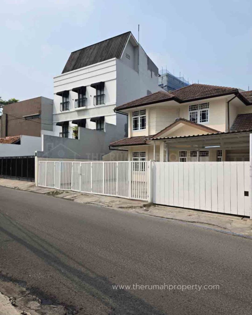 For-Sale-Rumah-Cocok-Untuk-Klinik-Caffe-Resto-Kantor-di-Cilandak-Jakarta-Selatan-1