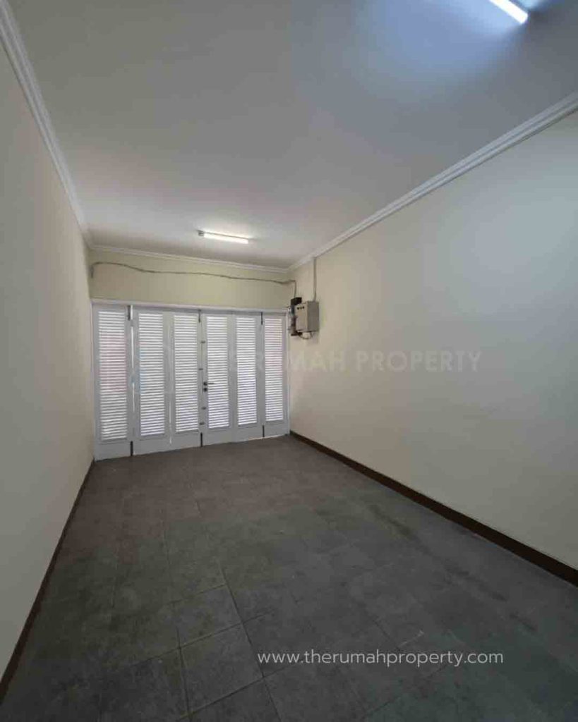 For-Sale-Rumah-Cocok-Untuk-Klinik-Caffe-Resto-Kantor-di-Cilandak-Jakarta-Selatan-3