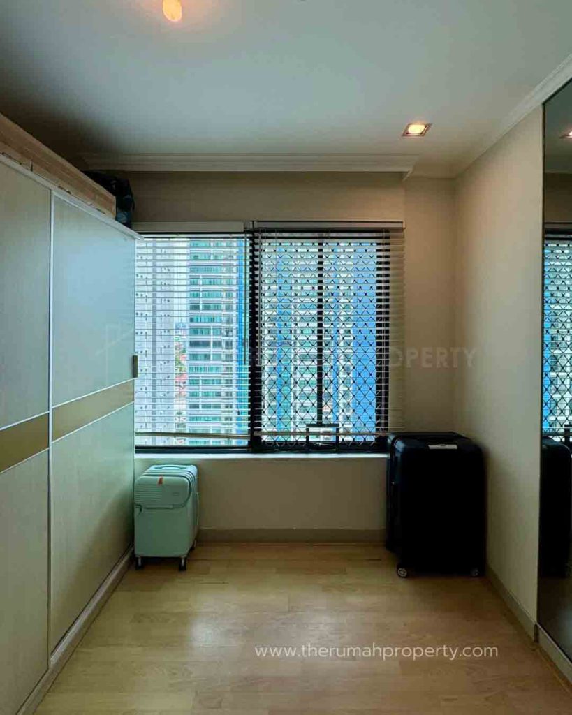 Jual-Cepat-Apartemen-Hampton-Park-Semi-Furnished-Harga-Murah-7