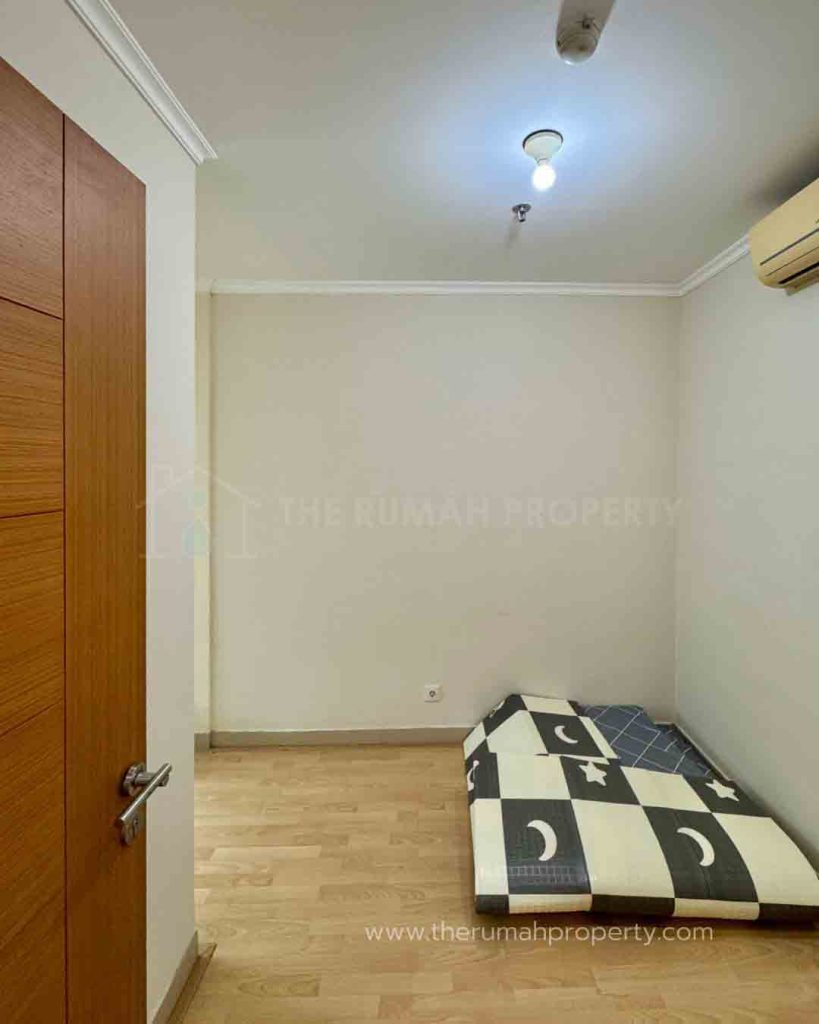 Jual-Cepat-Apartemen-Hampton-Park-Semi-Furnished-Harga-Murah-9