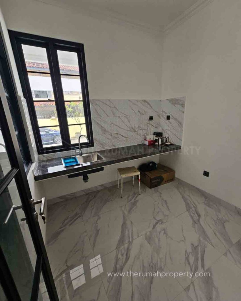 Jual-Rumah-Baru-3-Lantai-American-Classic-Veteran-Jakarta-Selatan-Dekat-ke-Tol-Veteran-2-1