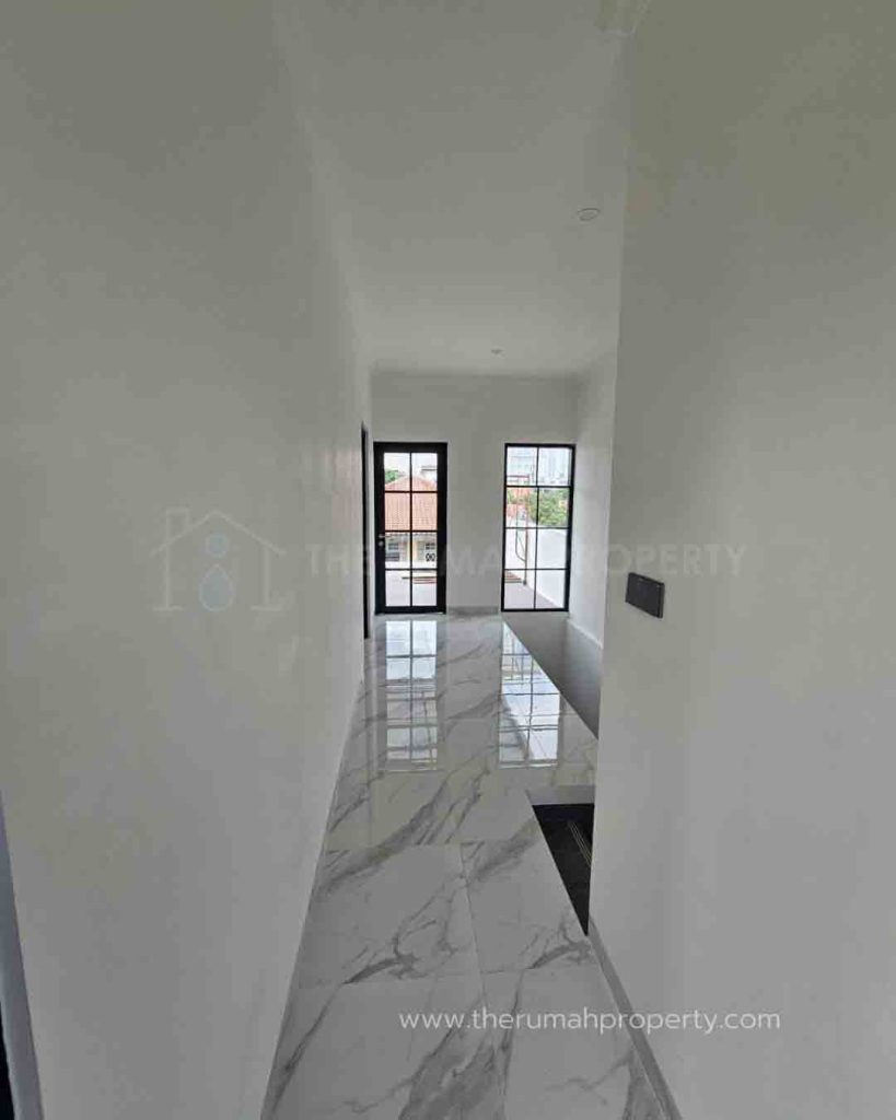 Jual-Rumah-Baru-3-Lantai-American-Classic-Veteran-Jakarta-Selatan-Dekat-ke-Tol-Veteran-5-1