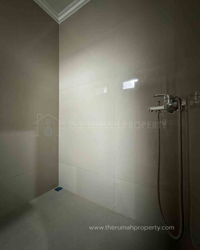 Jual-Rumah-Baru-Cinere-Dalam-Komplek-2-Lantai-3-Kamar-9