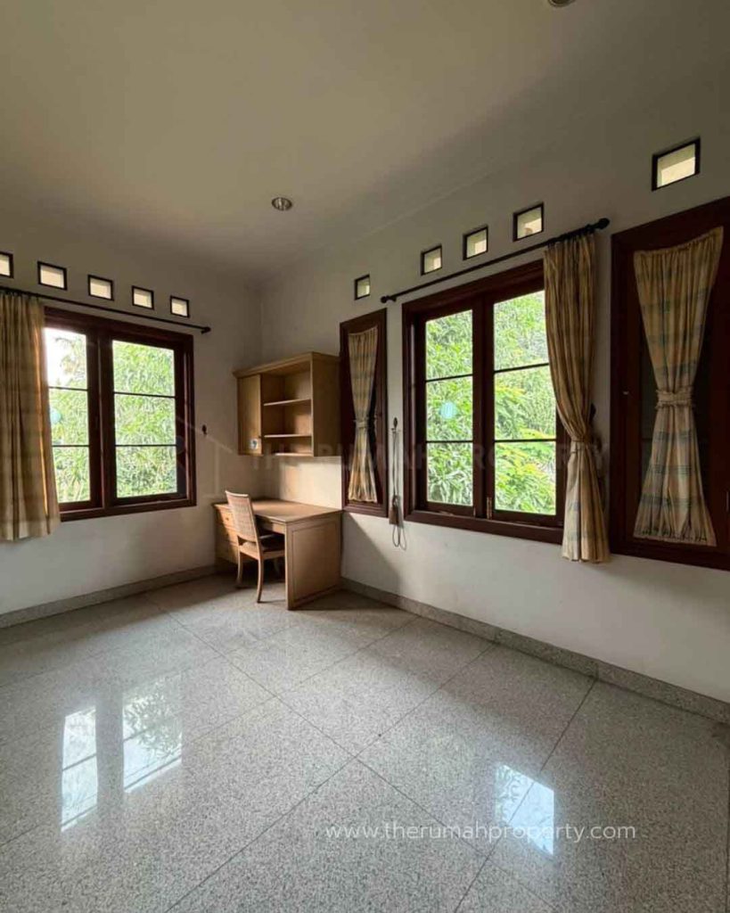 Jual-Rumah-Dalam-Cluster-Cilandak-Jalan-Lebar-Dekat-ke-Sekolah-Internasional-dan-Tol-10