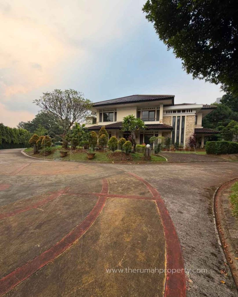 Jual-Rumah-Dalam-Cluster-Cilandak-Jalan-Lebar-Dekat-ke-Sekolah-Internasional-dan-Tol-2