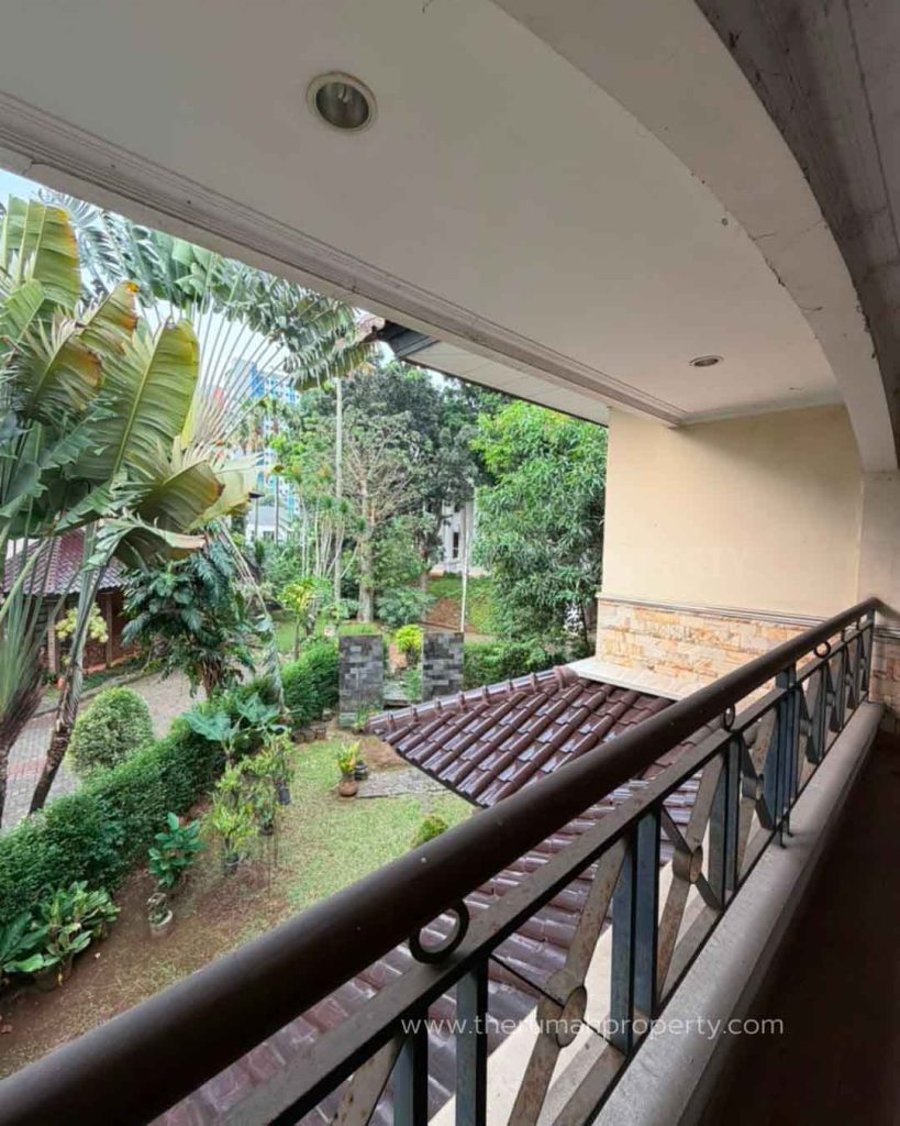 Jual-Rumah-Dalam-Cluster-Cilandak-Jalan-Lebar-Dekat-ke-Sekolah-Internasional-dan-Tol-8