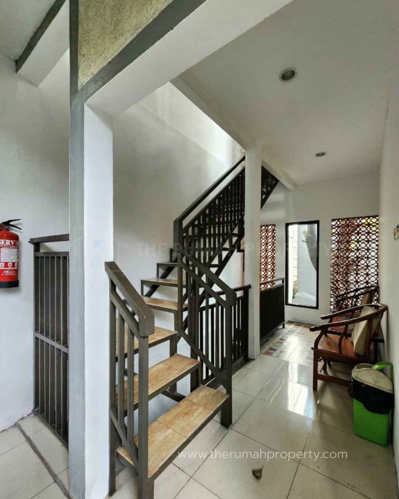 Jual-Rumah-Kost-beserta-Tempat-Tinggal-Pribadi-Cilandak-Jakarta-Selatan-Dekat-MRT-Cipete-5