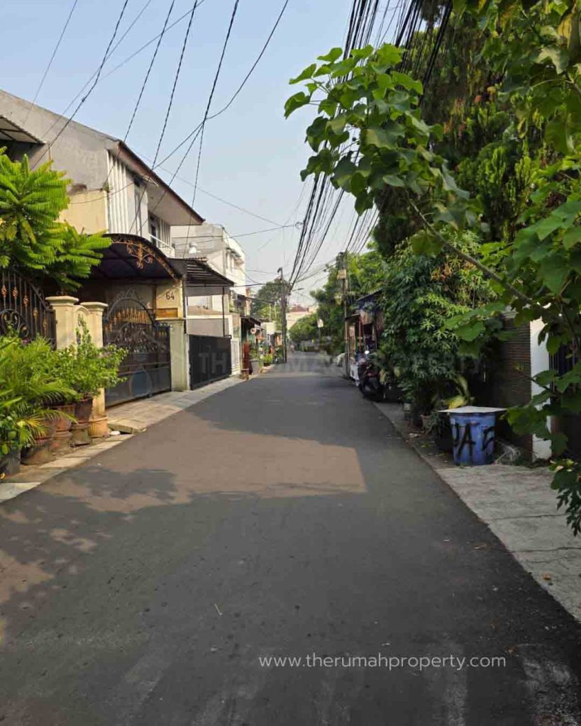 Jual-Rumah-Menteng-Dalam-Tebet-Jaksel-Halaman-Luas-1