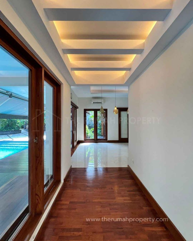 Jual-Rumah-Mewah-di-Cipete-Jakarta-Selatan-Ada-Kolam-Renang-5