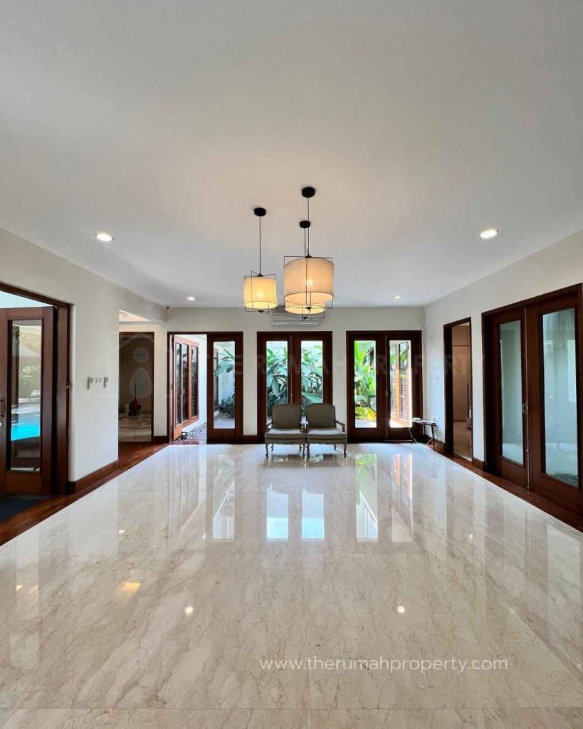 Jual-Rumah-Mewah-di-Cipete-Jakarta-Selatan-Ada-Kolam-Renang-6