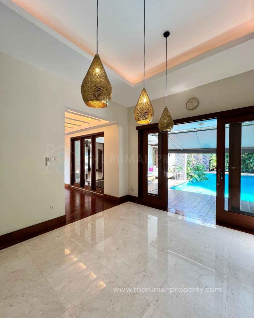 Jual-Rumah-Mewah-di-Cipete-Jakarta-Selatan-Ada-Kolam-Renang-7