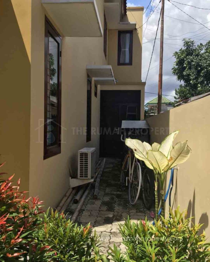 Jual-Rumah-Pejaten-Barat-Hadap-Timur-Posisi-Hook-2