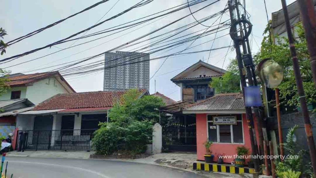 Jual-Rumah-Plus-Kios-Pejaten-Barat-Jaksel-Akses-2-Mobil-Tanah-498-Meter-1