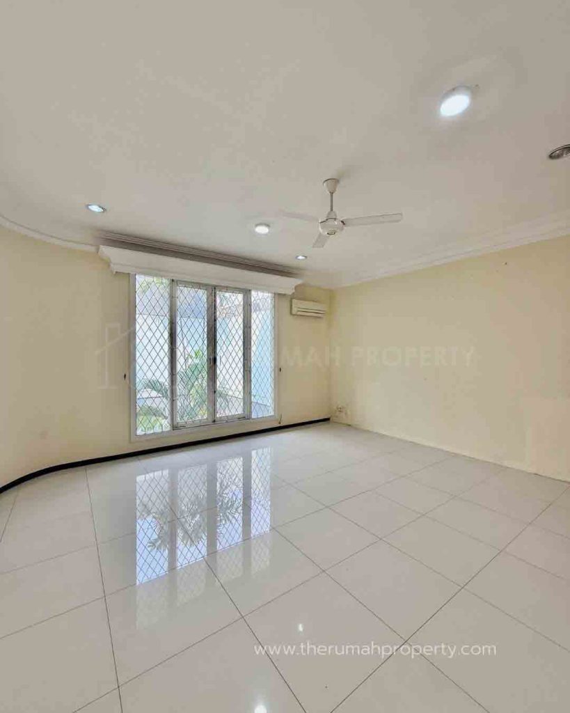 Jual-Rumah-di-Pondok-Indah-Jakarta-Selatan-2-Lantai-Berportal-Private-Pool-9