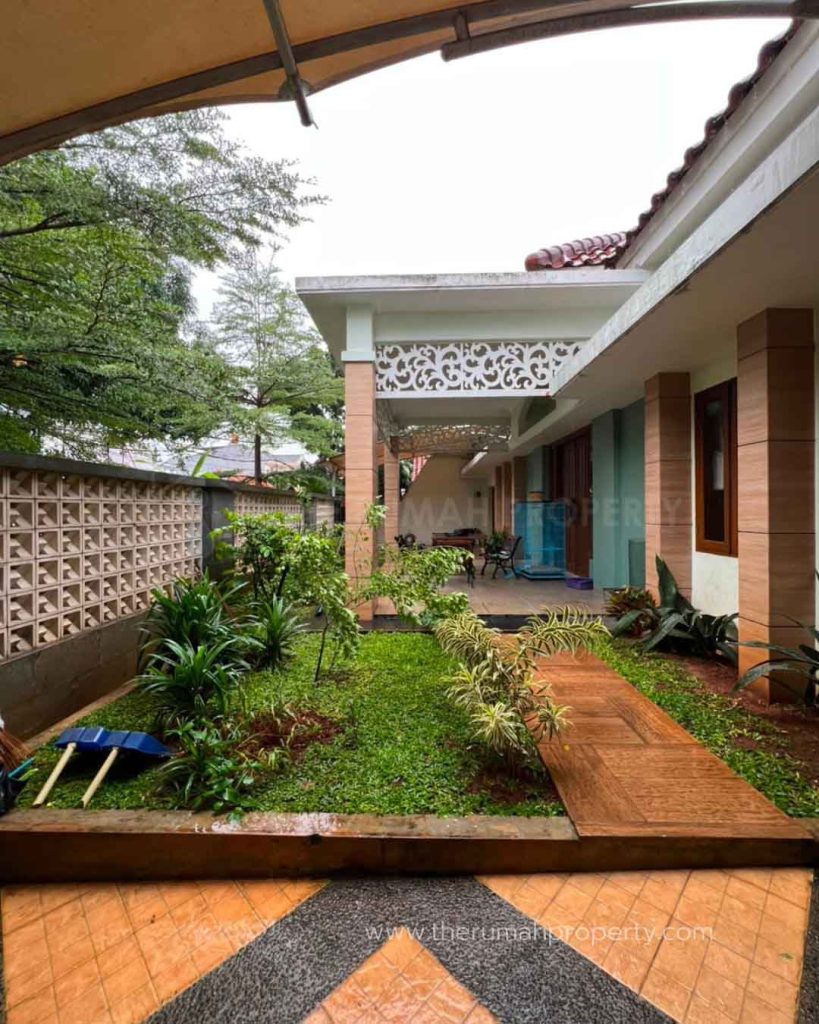 Rumah-1-Lantai-Private-Pool-Dengan-One-Gate-dan-Security-Pasar-Minggu-Jaksel-2