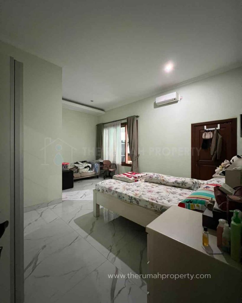 Rumah-1-Lantai-Private-Pool-Dengan-One-Gate-dan-Security-Pasar-Minggu-Jaksel-9